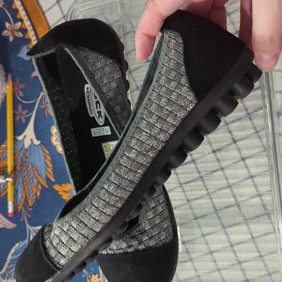 Rock Spring flats - Picture 2 of 3